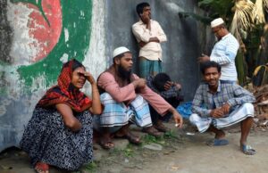 অবৈধ আওয়ামীলীগ সরকারের আমলে এত উন্নয়ন হলেও এত দুর্ভোগ কেন?